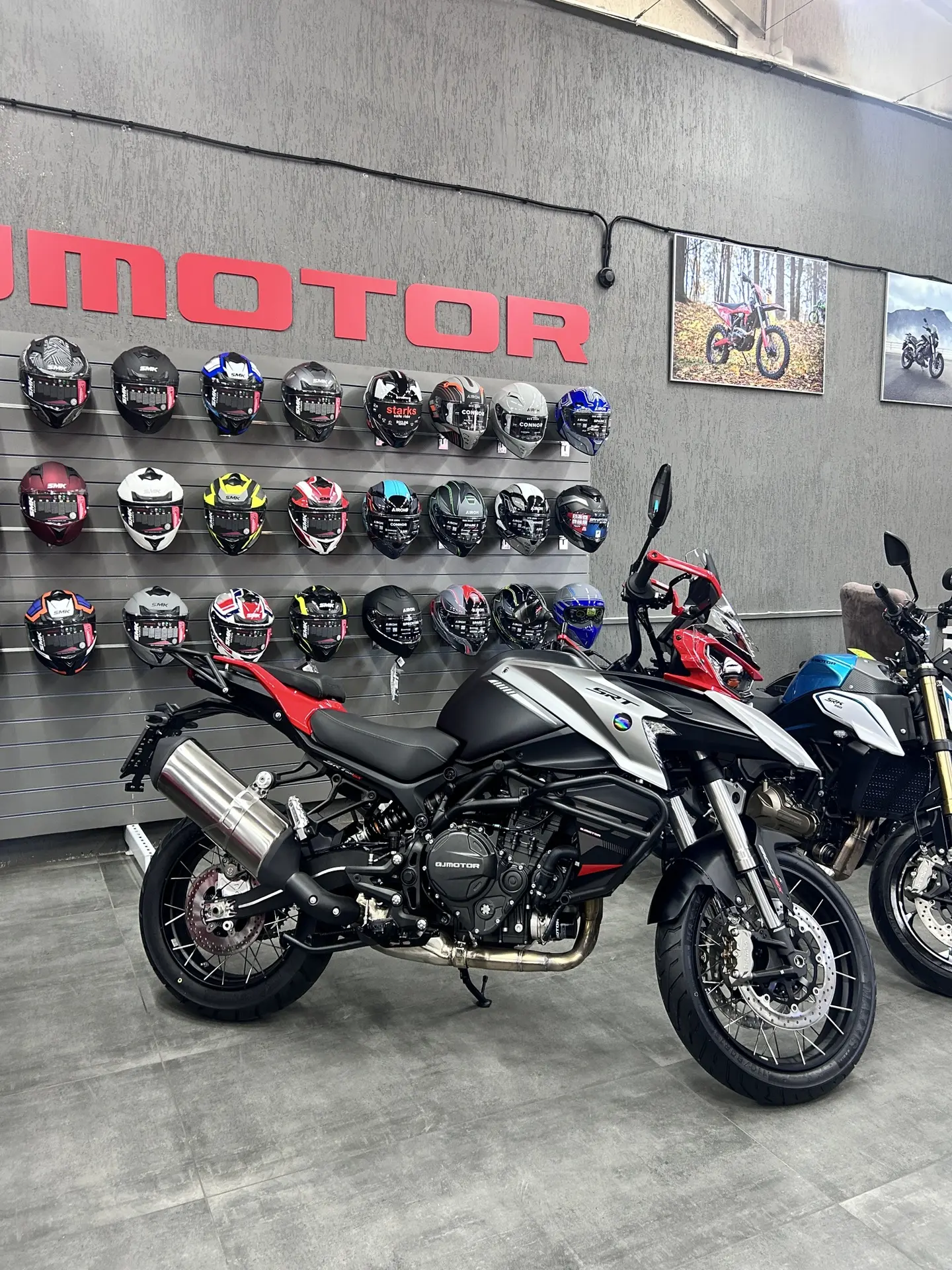 🔥🔥🔥QJMOTOR SRT 900 SX - это современный, мощный туристический эндуро , разработанный...