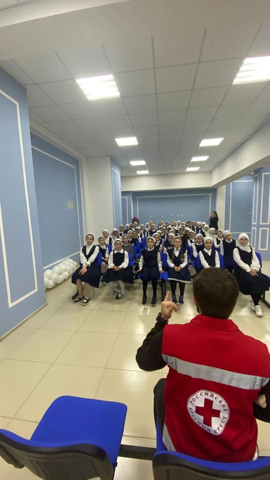 6 мая в нашей школе состоялась важная и полезная встреча. Представители Красного Креста провели для 