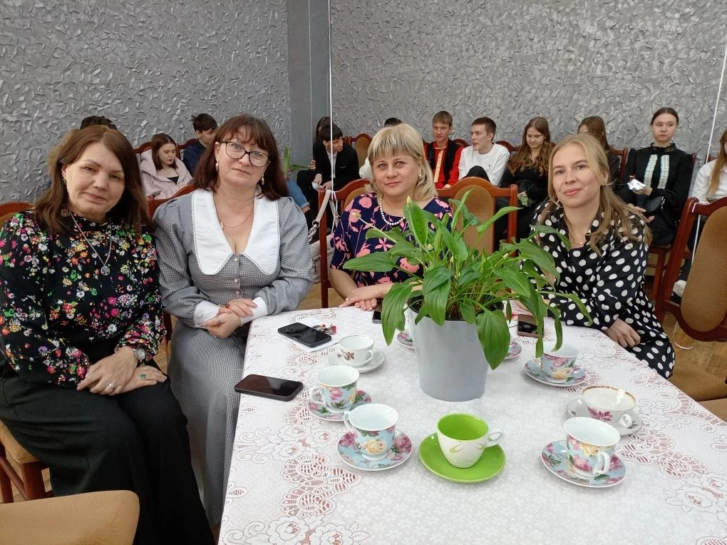 ✨🌷В преддверии 8 Марта наша школа преобразилась! С самого утра царила совершенно особенная, празднич