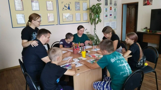 В Радьковском Доме культуры прошел тематический час, посвященный Дню многодетной семьи....