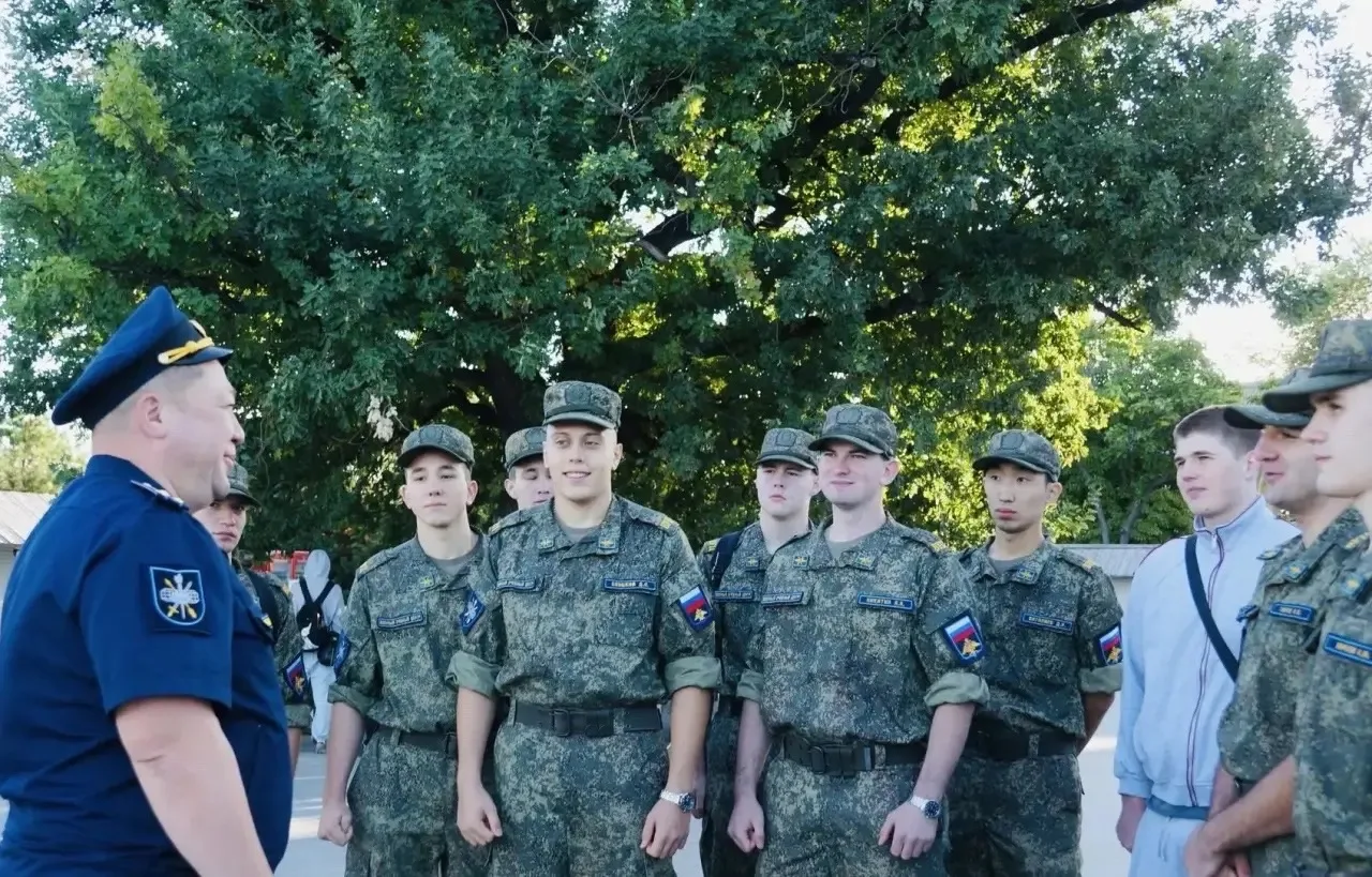 💪🏻«Проверить себя, проявить характер»: активист ЛДПР Данила Слуцкий — о военно‑полевы...