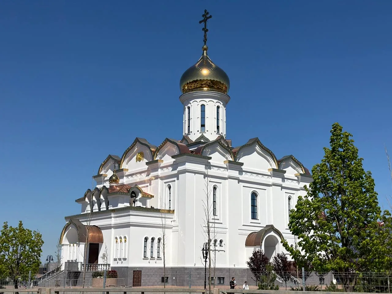 ☦️Молодежь Кубани приняла участие в торжественном богослужении в станице Динской с участием Патриарх