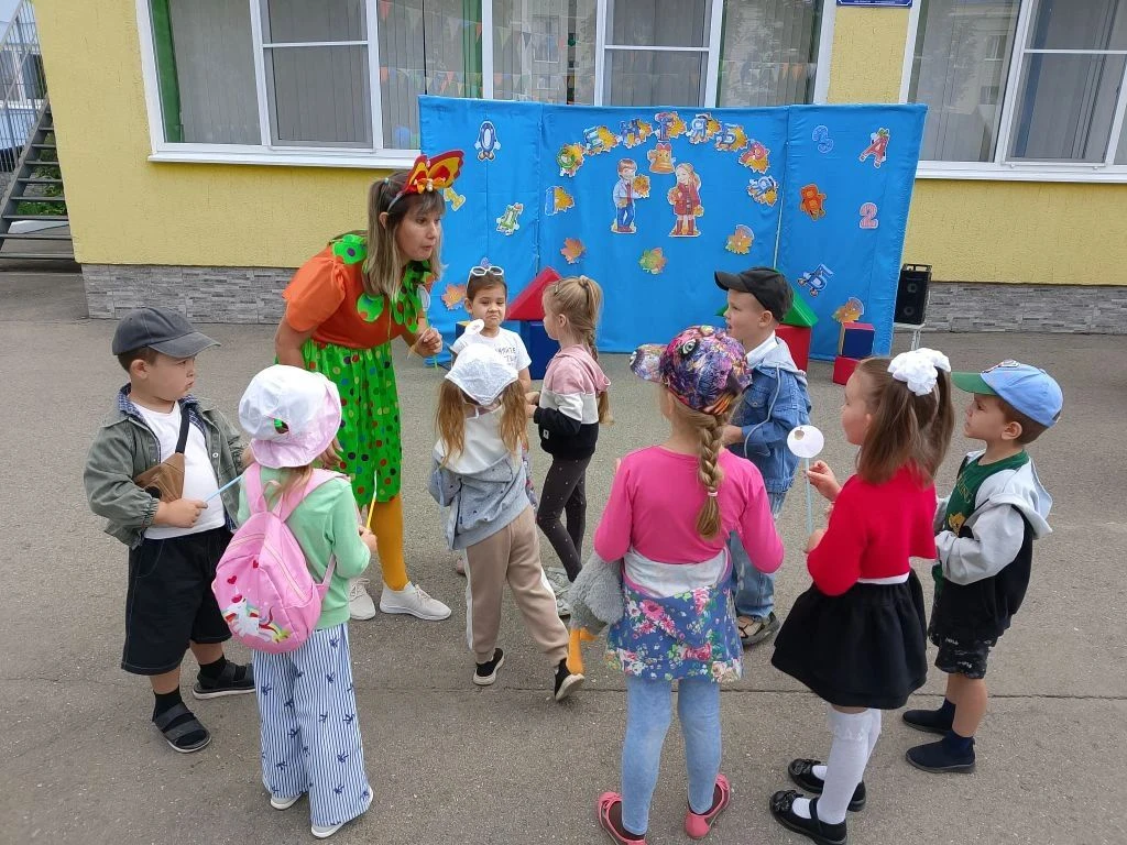 День Знаний - добрый праздник, который находит отклик в сердце каждого человека. Наш де...