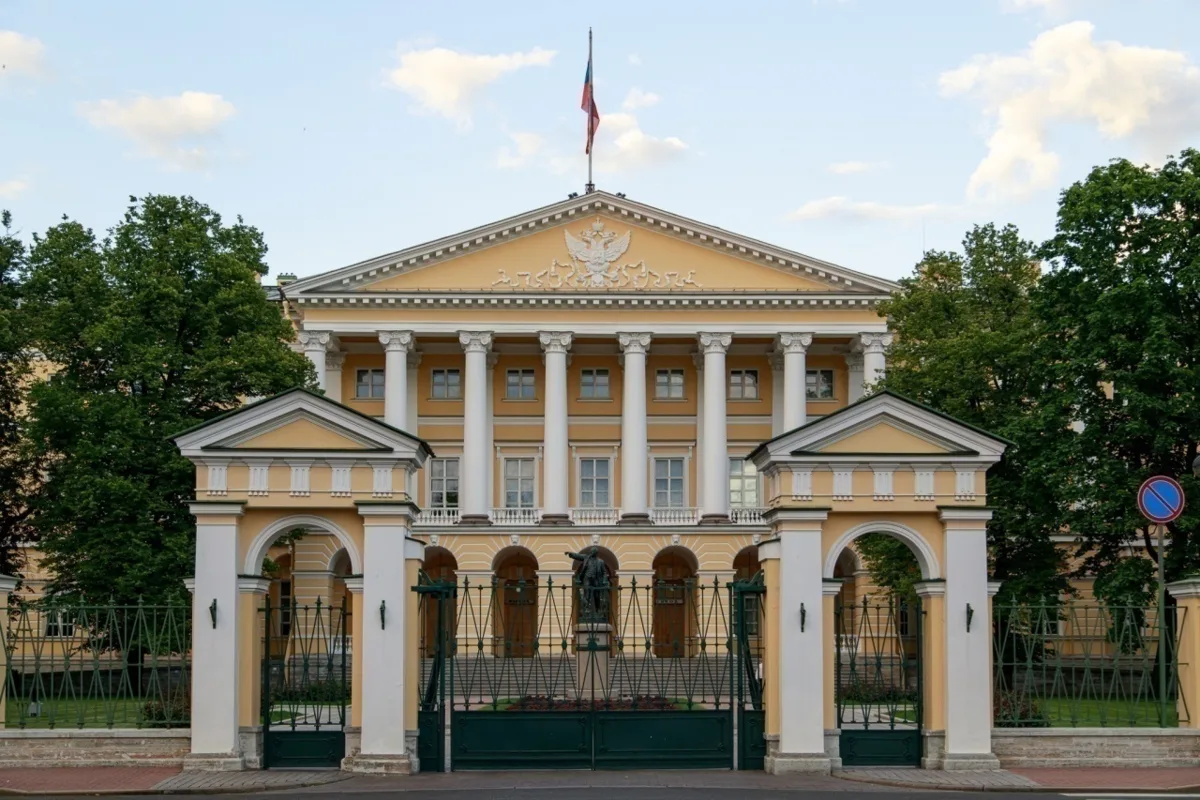 Смольный предложил почти полностью урезать расходы на городские убежища