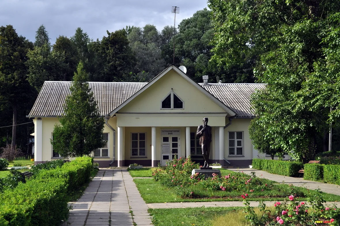 🌳Идея для поездки выходного дня: едем в Чехов 

Всего в часе езды от Москвы находится уютный город 
