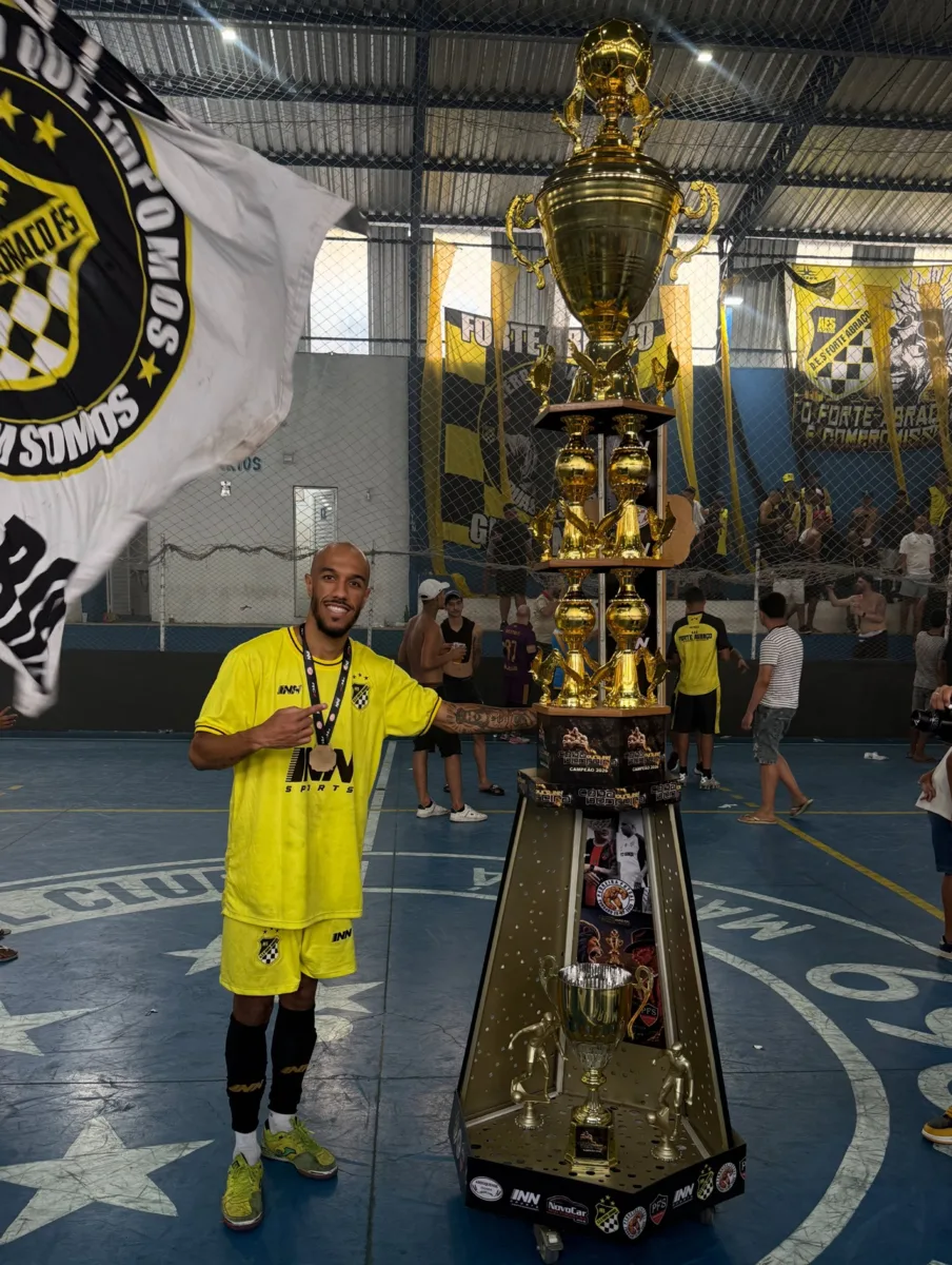 🏆 В Бразилии вручили «кубок Вселенной» — так прозвали этот ГИГАНТСКИЙ трофей, больше к...