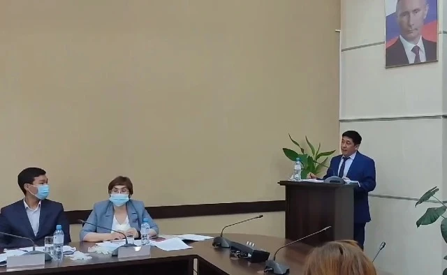 В Тункинском районе переизбрали главу 
 
Депутаты районного совета на внеочередной сессии вновь избр