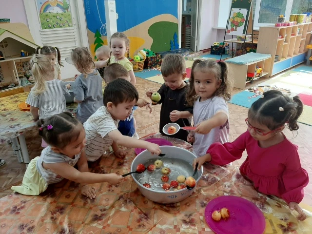 Вот так шумно и весело прошел Яблочный спас у наших "непосед"🍎🍎🍎