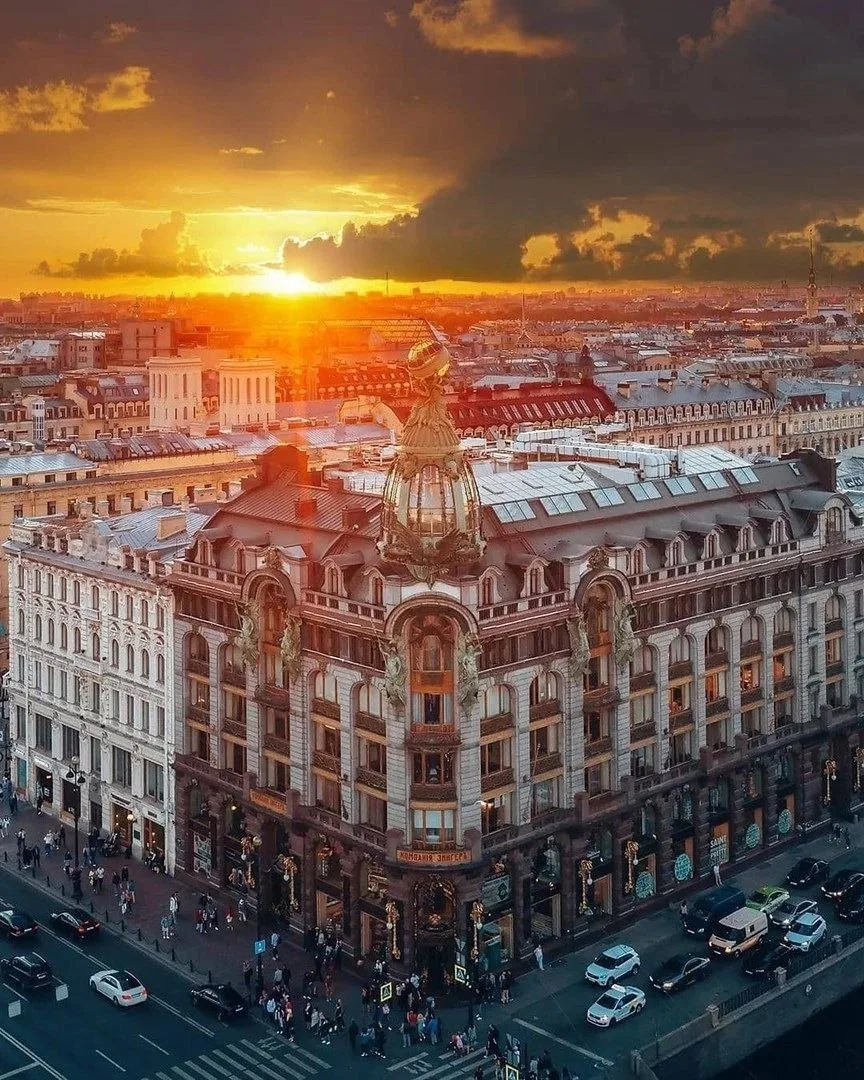 😎Как в Петербурге появилось выражение "бегать от Зингера"

😎Компания Зингер внесла в словарный оби
