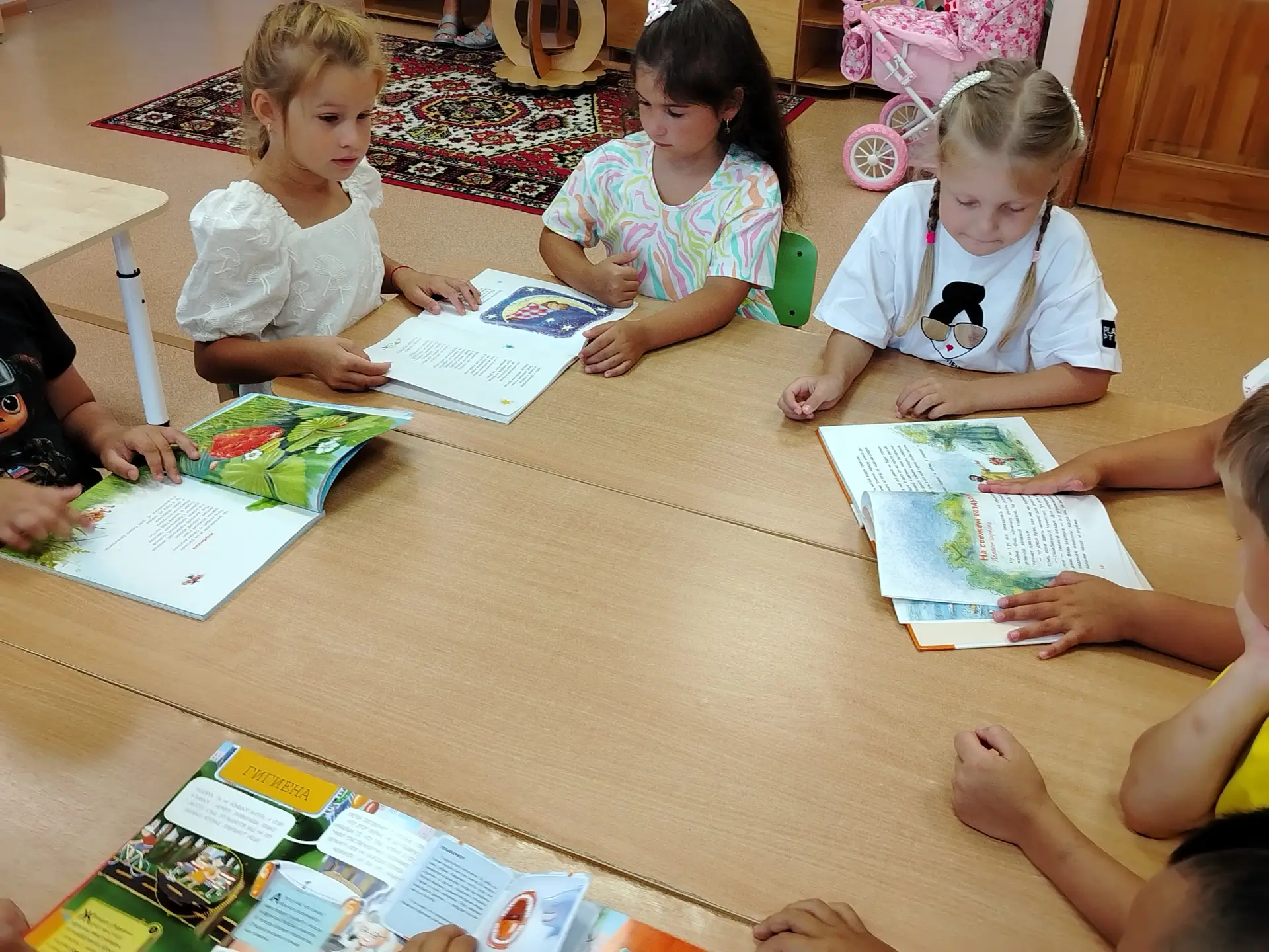 📚КНИЖКА НА ЛАДОШКЕ