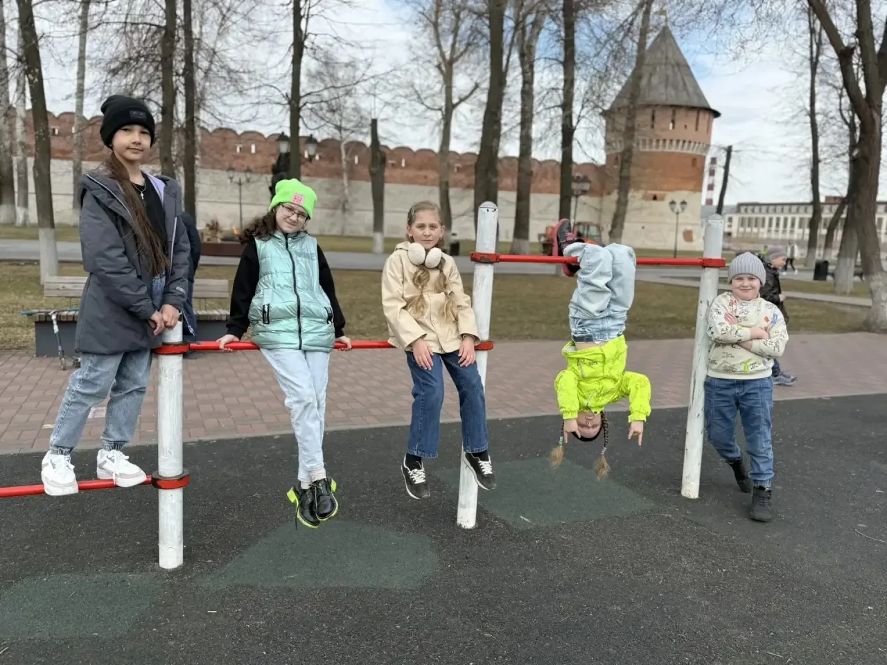 ☀️ Третий день в лагере пролетел незаметно!  Сегодня наши ребята успели всё: пели, учились танцевать