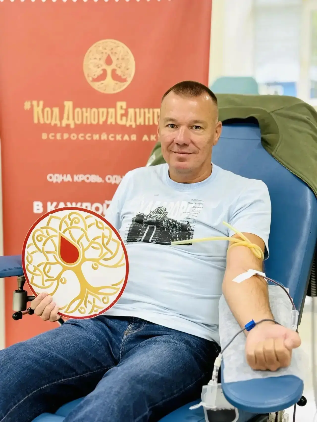 Помогать на деле, сдавая кровь,  вошло в хорошую традицию у сотрудников ГУФССП по Хабар...