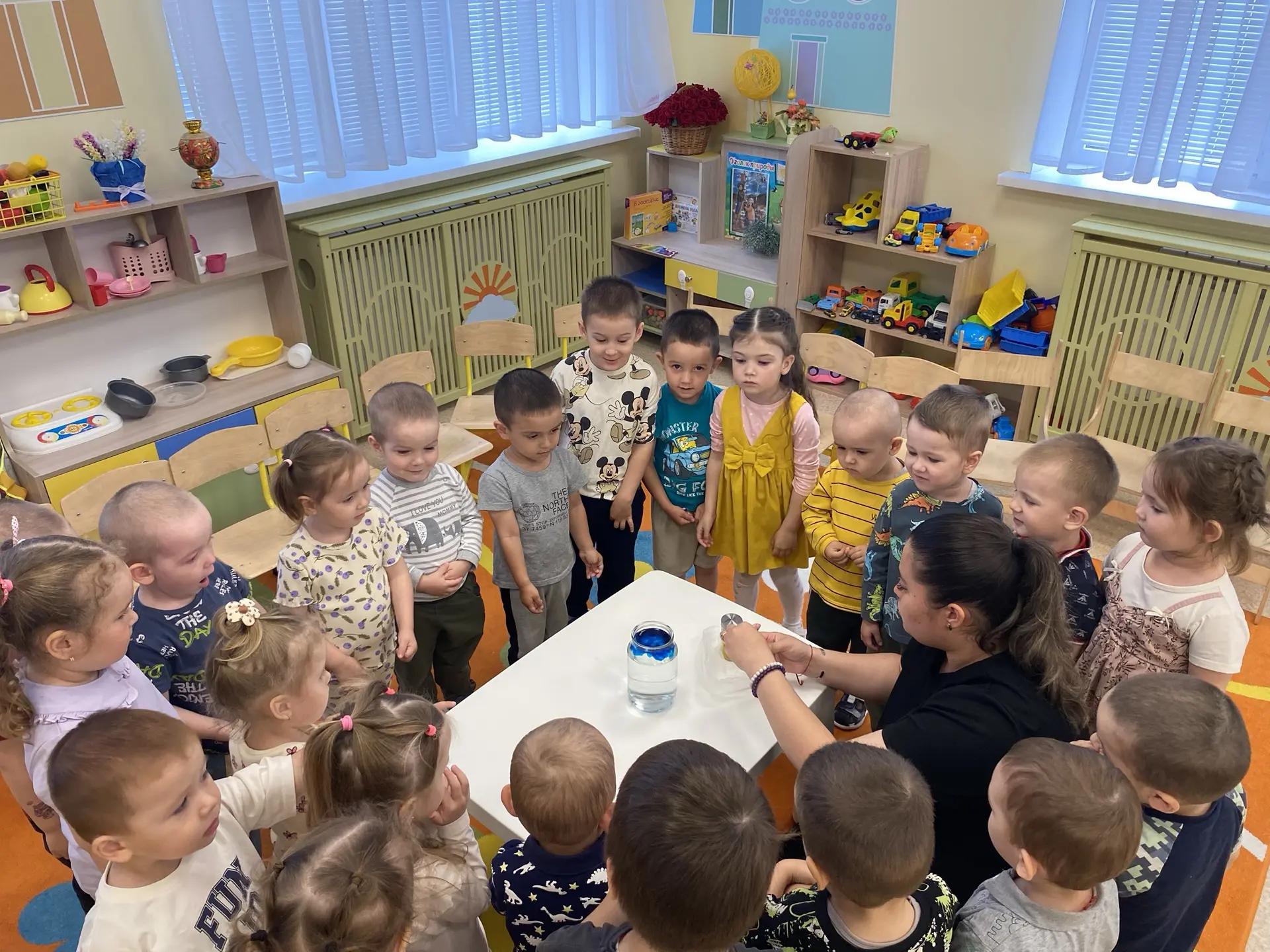Магия науки в группе «Солнышко»! ☀️
В нашей второй группе раннего возраста «Солнышко» прошёл увлекат