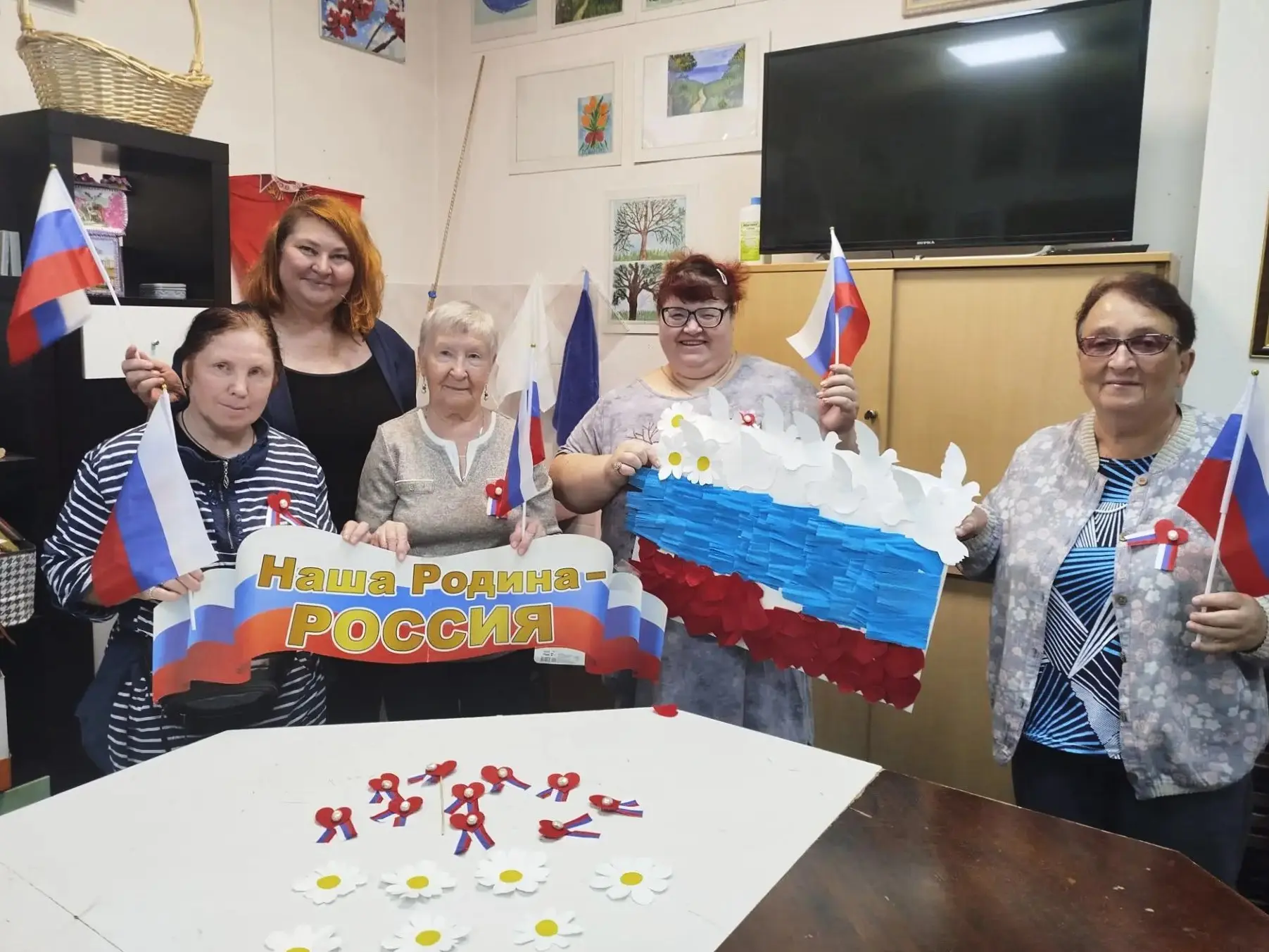 🇷🇺Ко Дню Государственного флага России — с теплом и творчеством! 🇷🇺