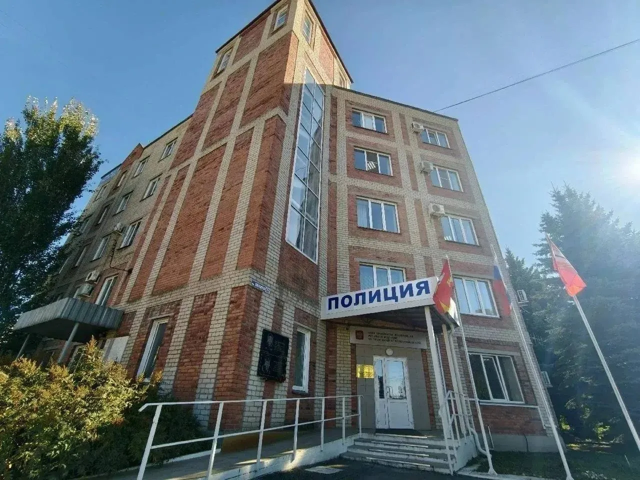 🐕В Копейске полицейские спасли собаку, провалившуюся в коллектор
