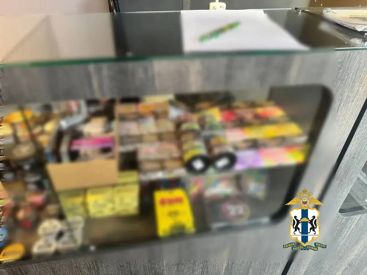 В Новосибирске полицейские пресекли реализацию контрафактной табачной продукции  Сотрудники отдела э