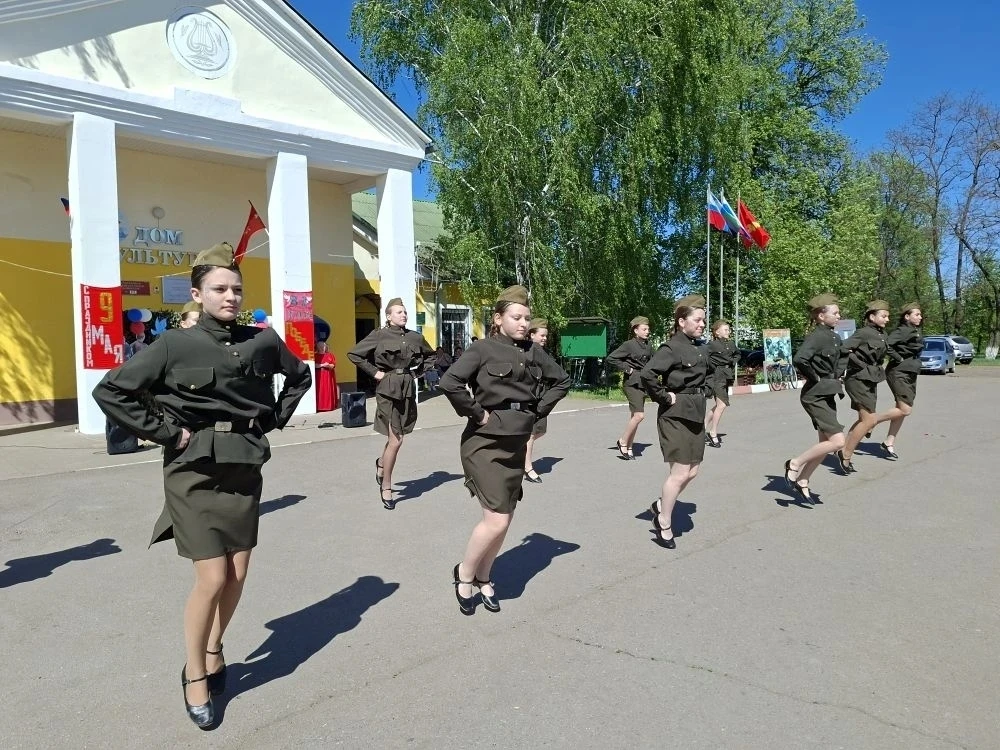 В честь Дня Победы культурно-досуговые учреждения округа провели праздничные концерты, ...