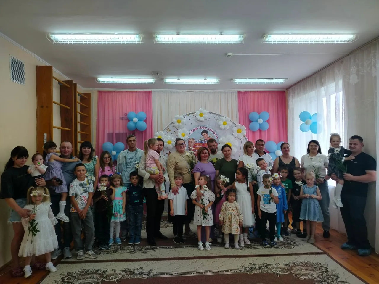 В подготовительной группе детского сада «Солнышко» прошло тематическое мероприятие ко Дню семьи, люб