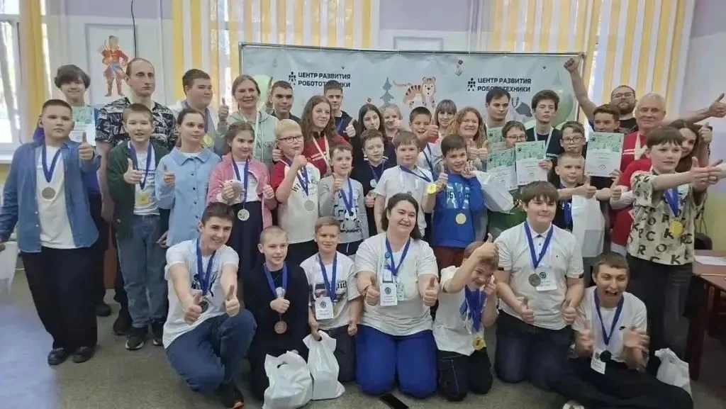 🚀 ГОРДОСТЬ ШКОЛЫ!  Макаренко Семен, ученик 2 «Б» класса, занял 1 МЕСТО на региональном этапе «PRO-Би