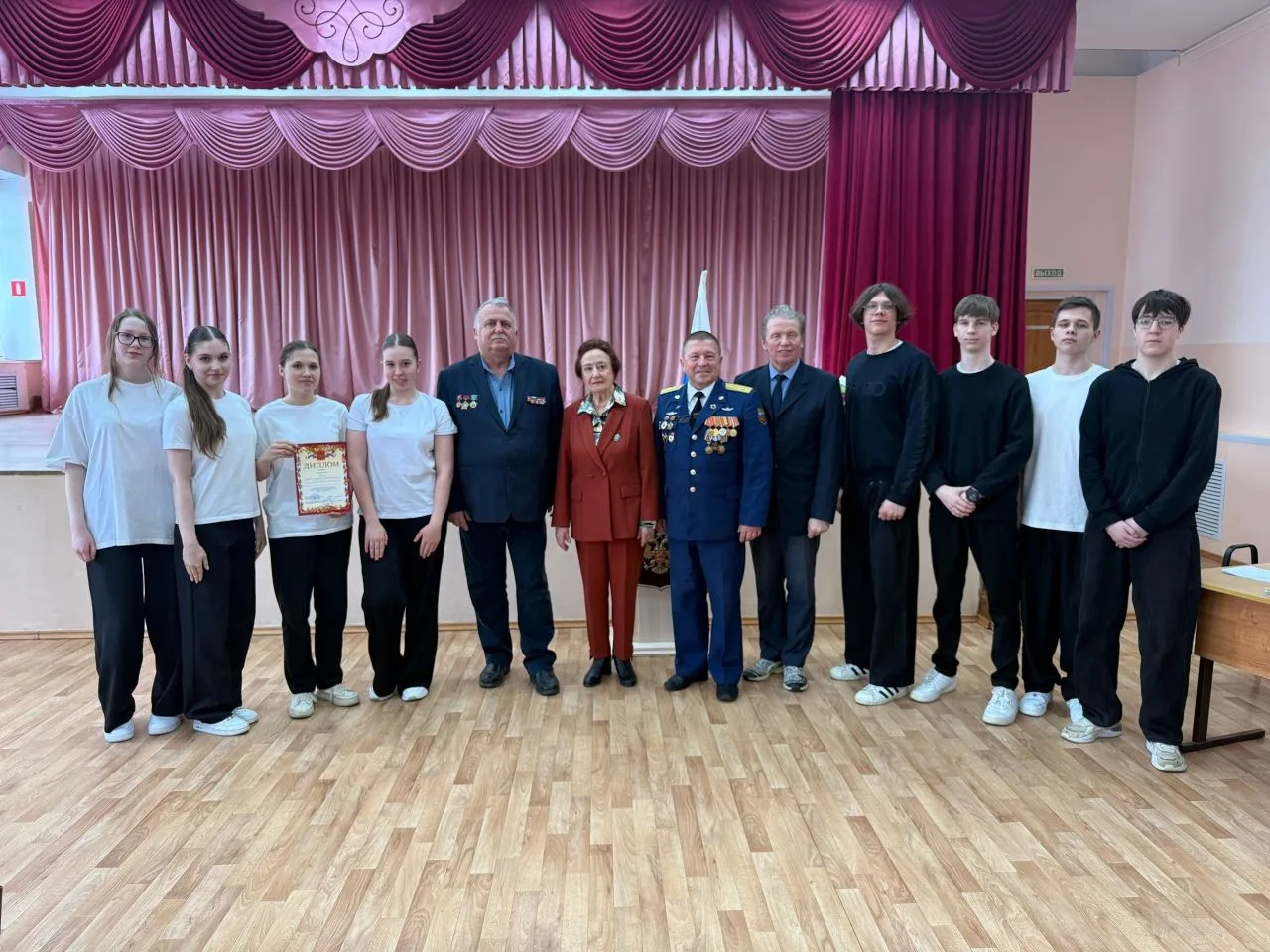 Поздравляем команду нашей гимназии, занявшую 2 место в муниципальном этапе Всероссийской военно-спор