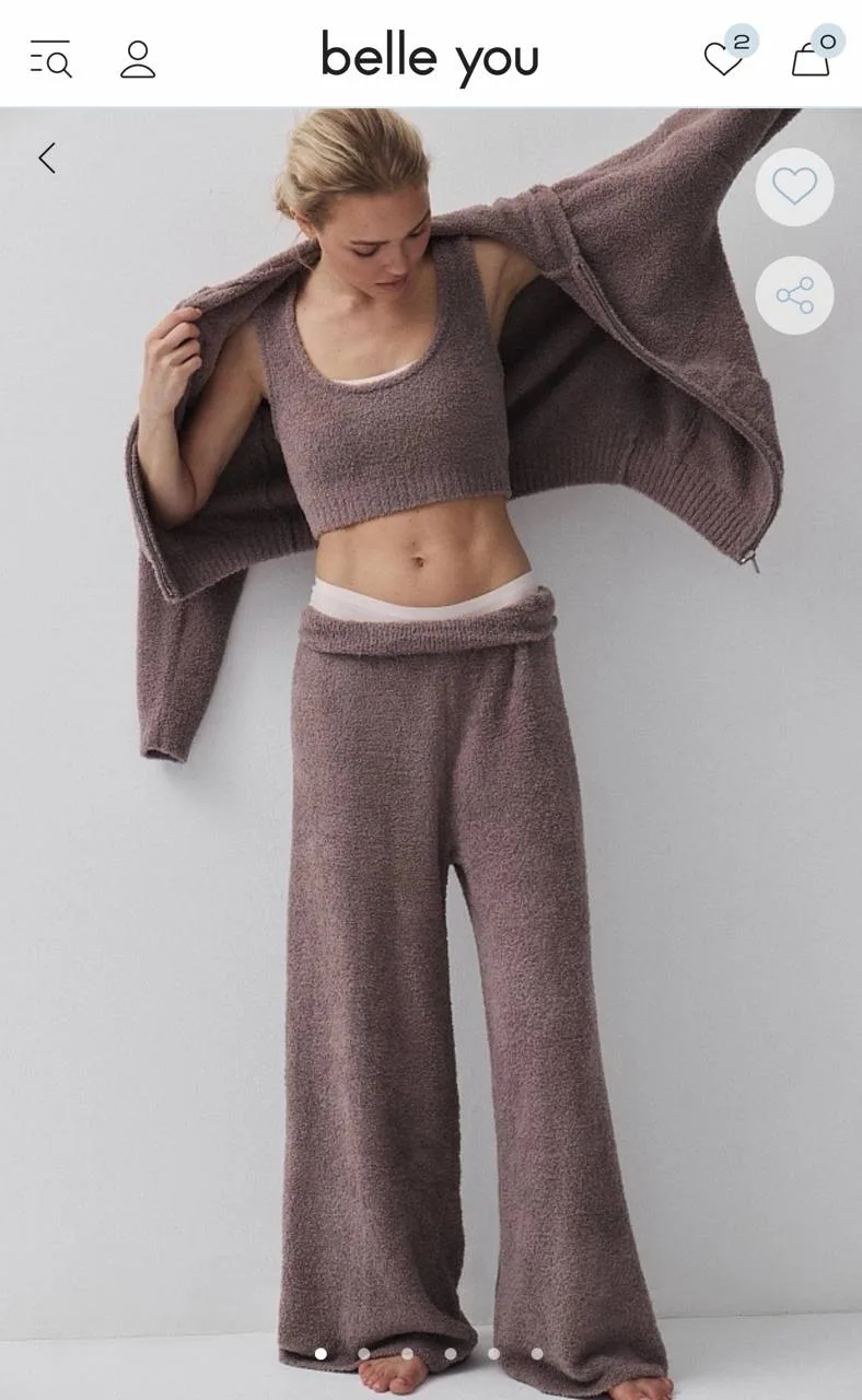 — У Belle you вышла осенняя коллекция, хочу все эти плюшевые пижамы! 🤩🤩