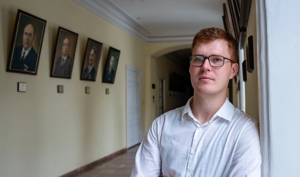 Молодой ученый ТГУ Дмитрий Алмаев разрабатывает «солнечно-слепой» УФ-детектор нового по...