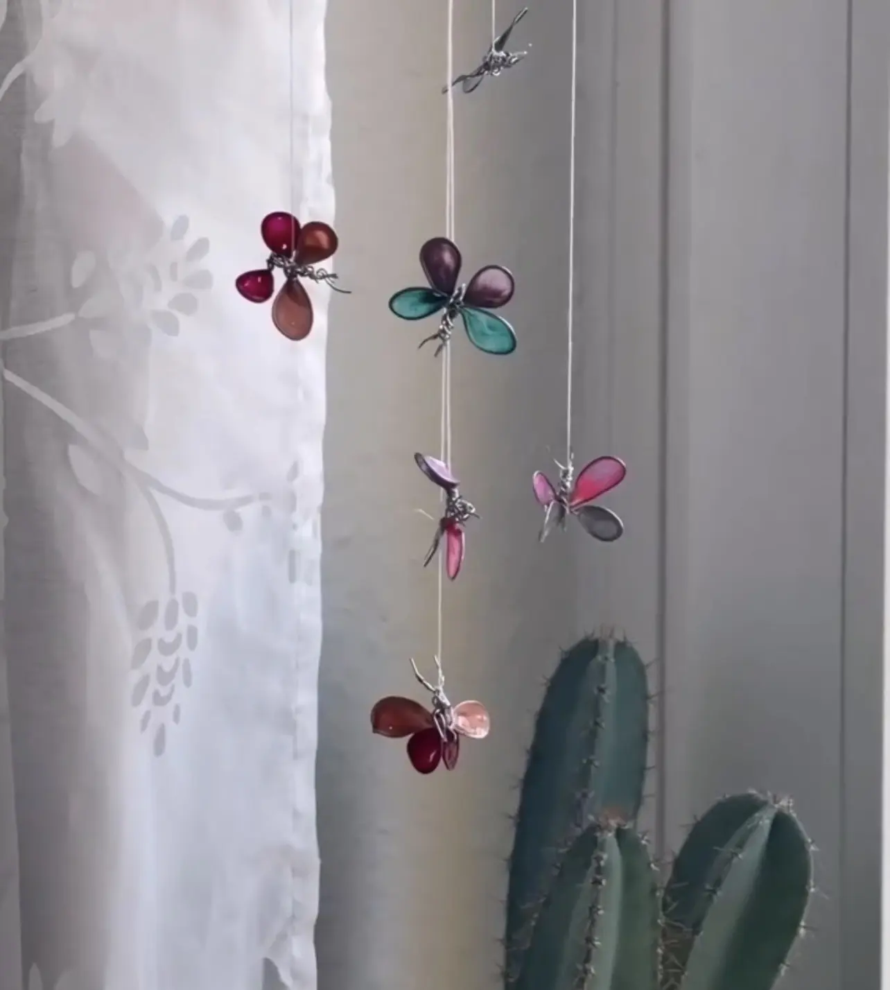 Украшение для твоей комнаты из проволоки и лака🌸