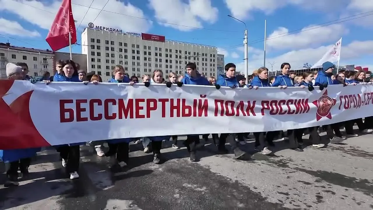 🕊Весна, мирное небо над Кольским заливом и светлая память в сердце каждого. День Победы в Мурманске 