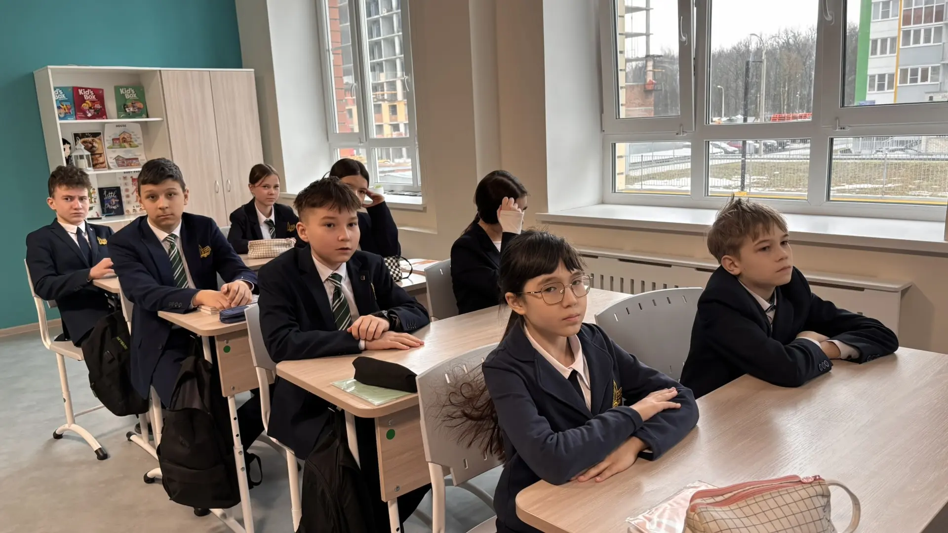 🎓Накануне Дня космонавтики, советники директора по воспитанию провели для обучающихся лицея познават
