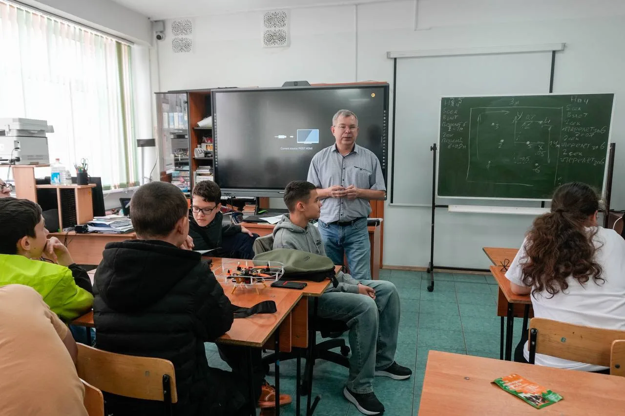 🎉 С Днём защиты детей! Пусть у каждого ребёнка будет возможность мечтать, творить, учи...