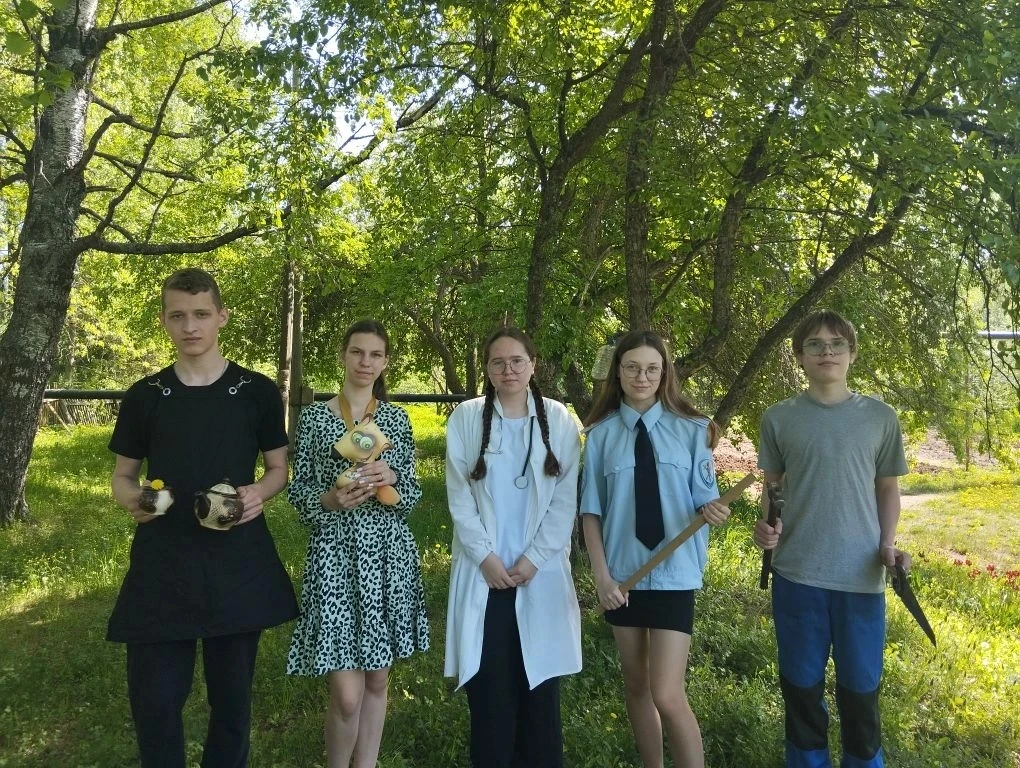 Сегодня для наших выпускников прошёл День профессий. Ребята сменили привычную школьную ...