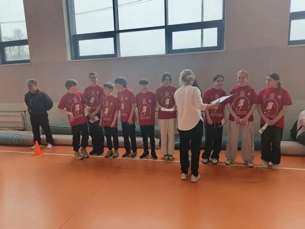 🏅 Спортивные президентские соревнования — день прошёл ярко! 🏅  Вчера команда из 6Б класса приняла уч