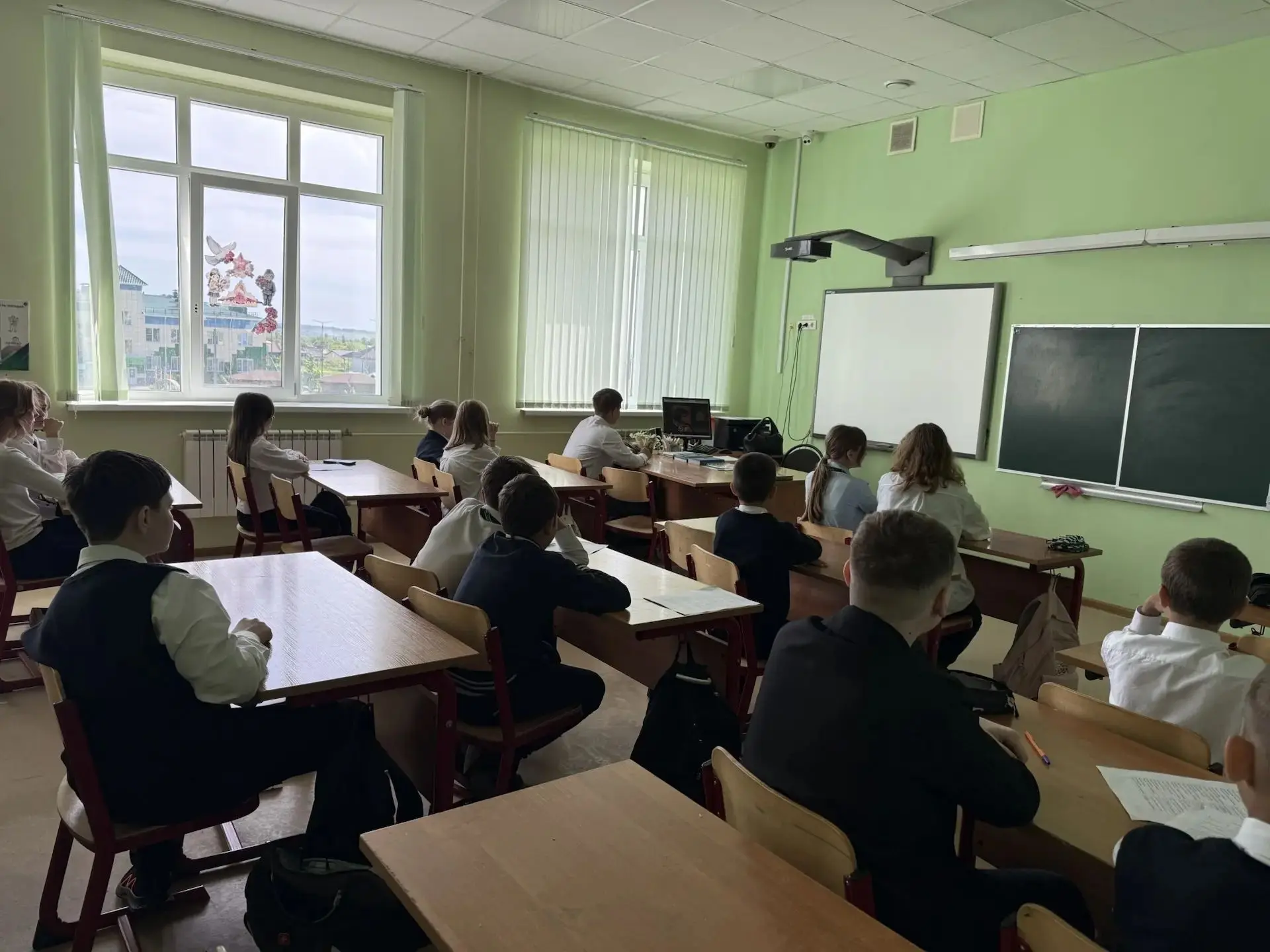 🗓Сегодня занятие «Разговоры о важном» посвящено теме «Ценности, которые нас объединяют». 🤗 Вместе с 