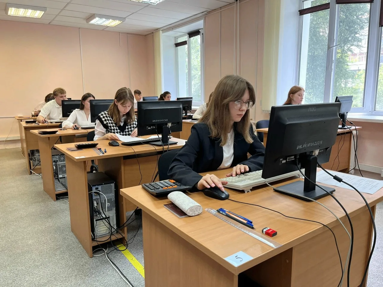 Студенты колледжа показывают свои знания на высоком уровне!

Группы КСП-211 и КСП-301 Уральского лес