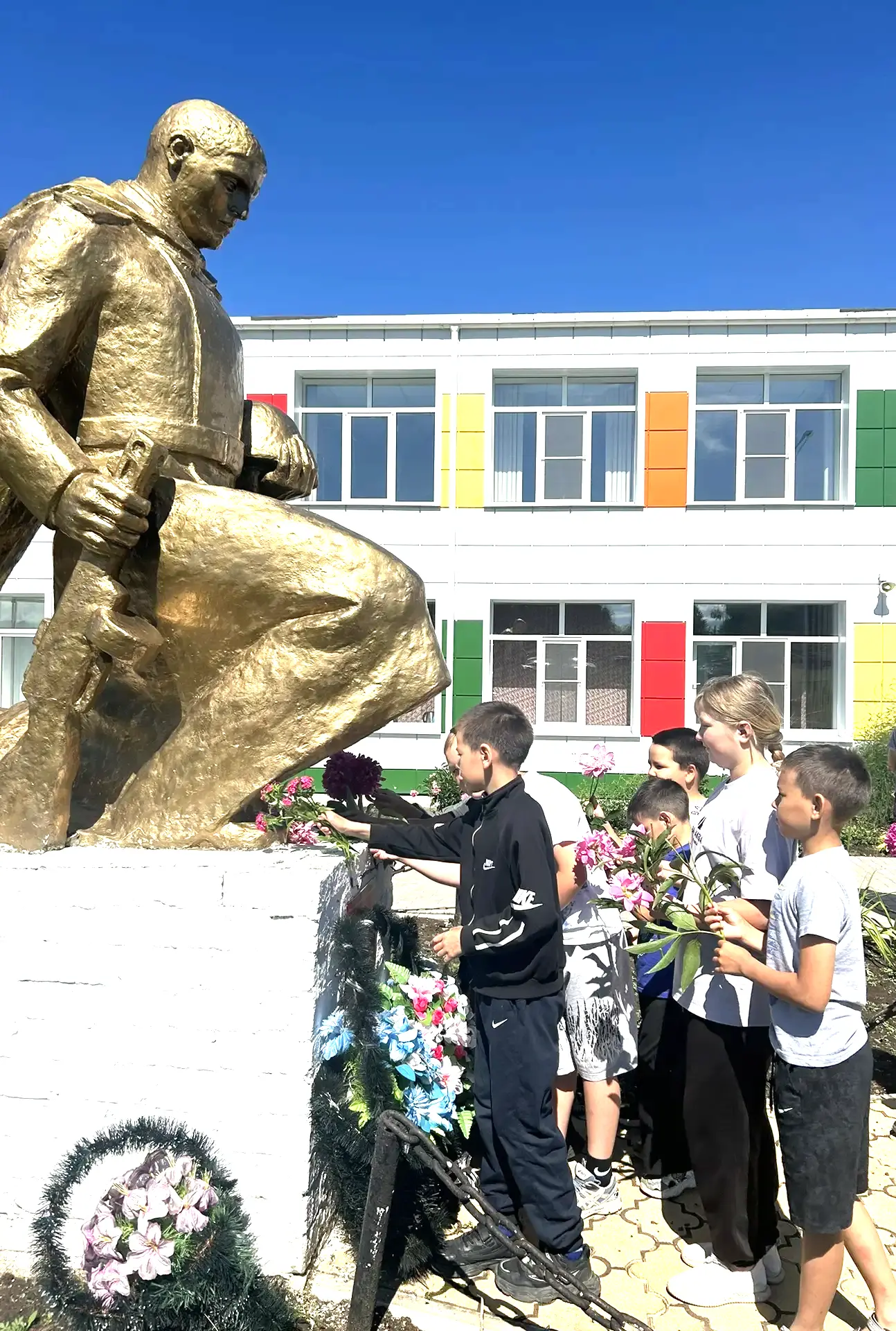 🎗В преддверии Дня памяти и скорби в МБОУ «Чагасьская СОШ им. М.В. Серова» прошло трогательное патри