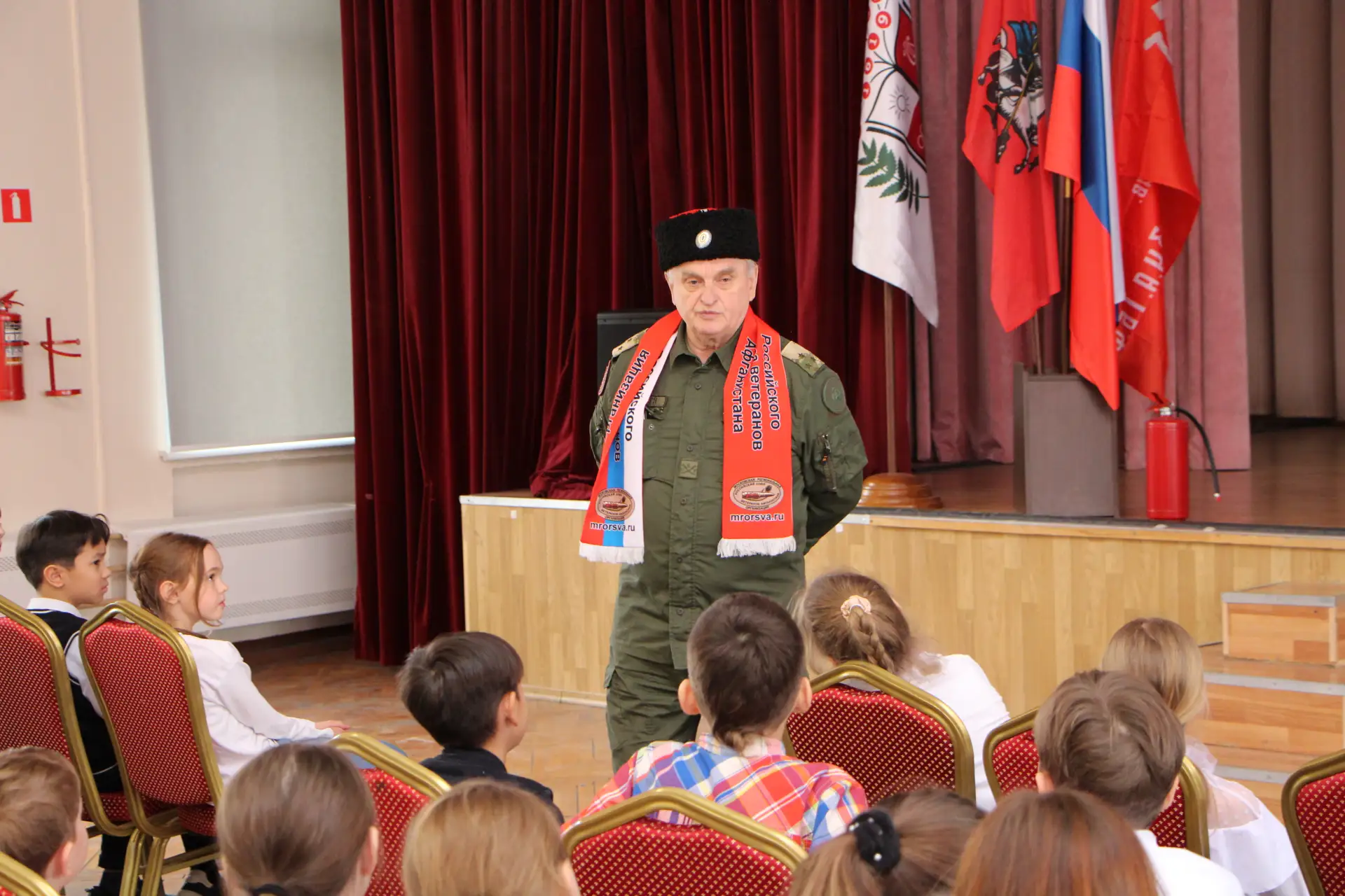 Урок пожарной безопасности для младшеклассников  Сегодня нашу школу посетил особенный гость — Алекса