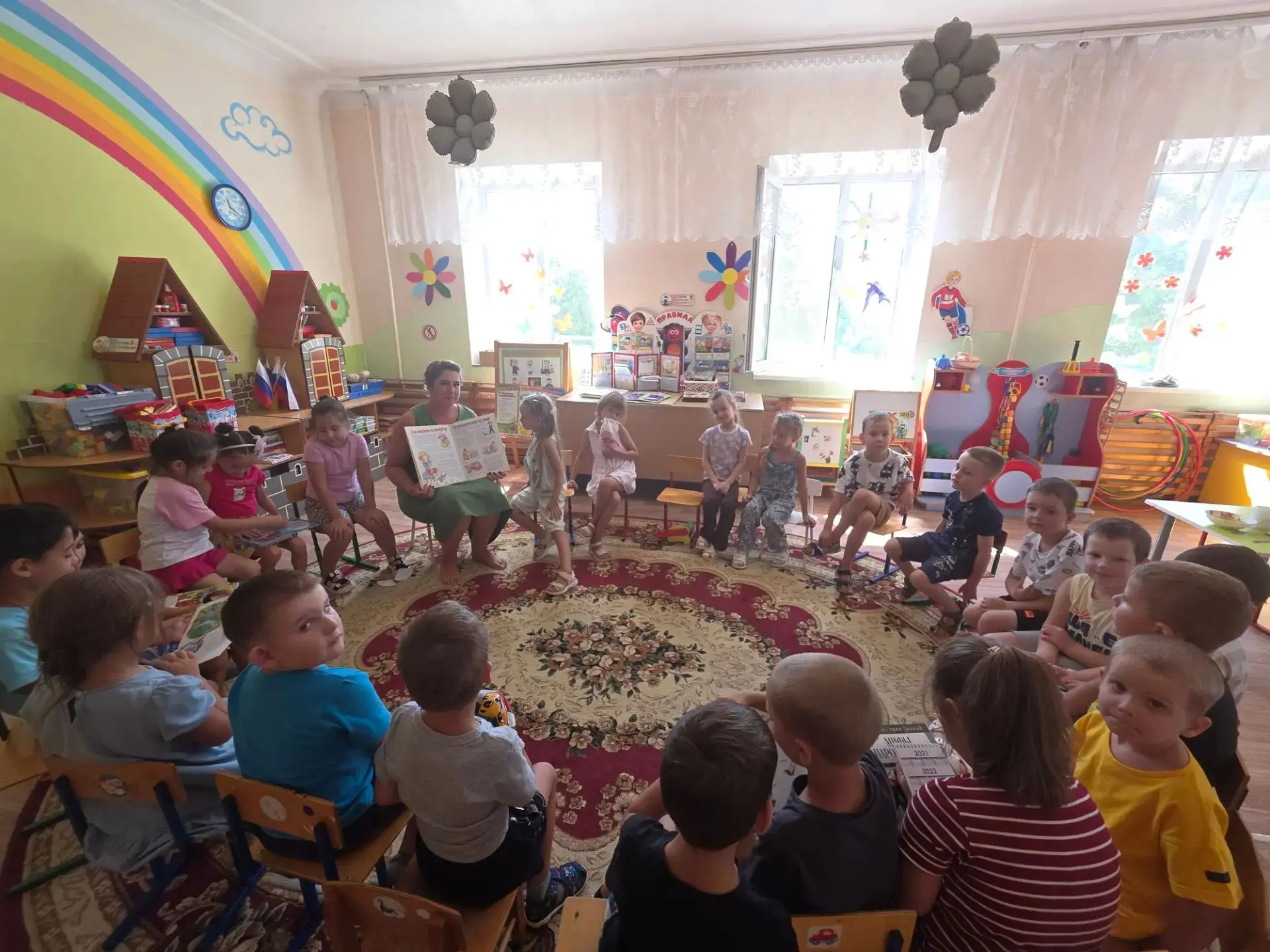 Сегодня воспитанники группы "Котята" с большим интересом повторили правила безопасного ...