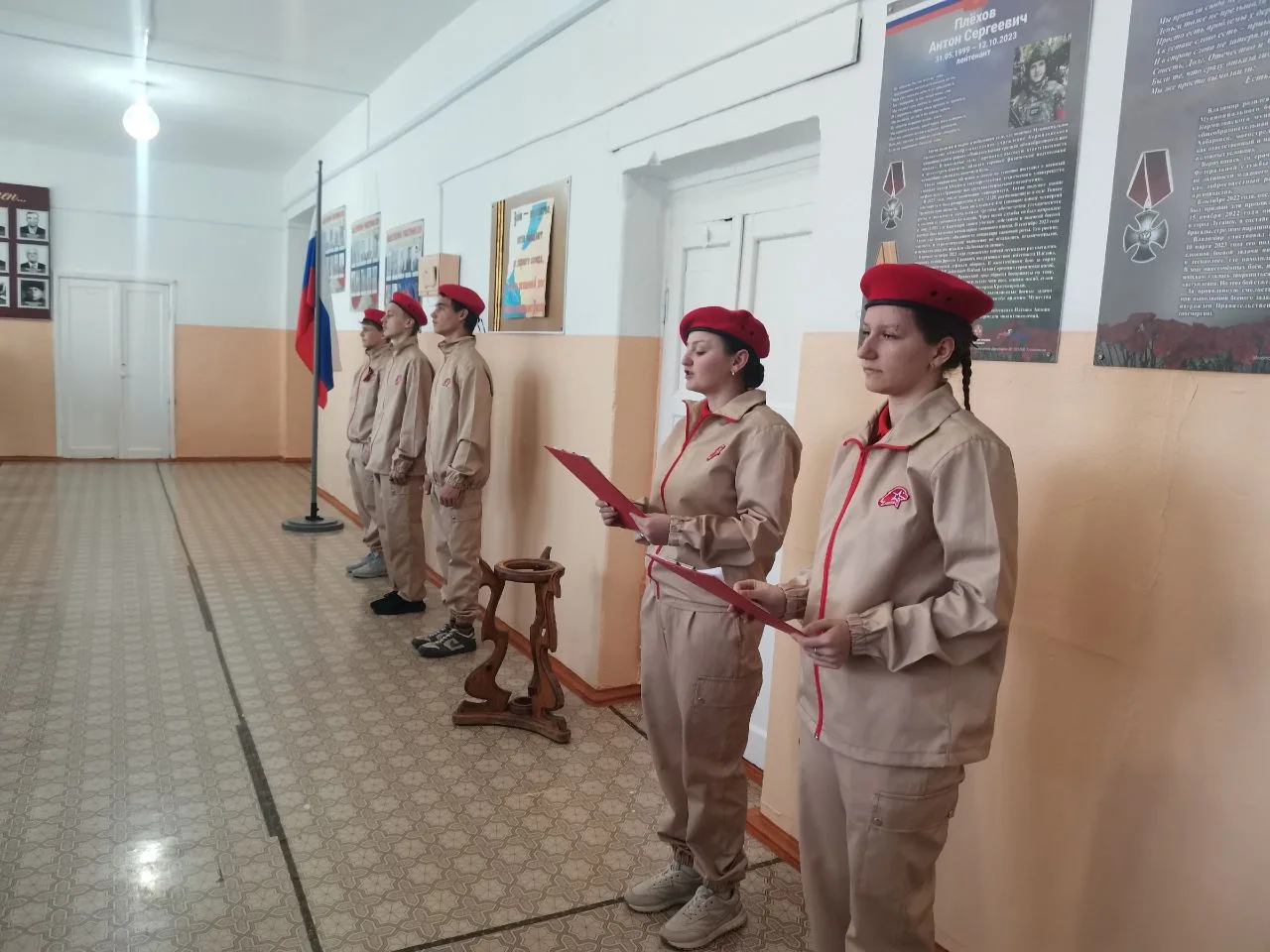 Передача символов памяти: знамена Победы и Бессмертного полка вручены новым поколениям ...