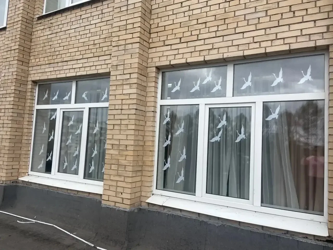 🌟 В МОУ «Рождественская СОШ» прошла акция «Окна Победы»! 🌟  В преддверии Дня Победы наша школа присо