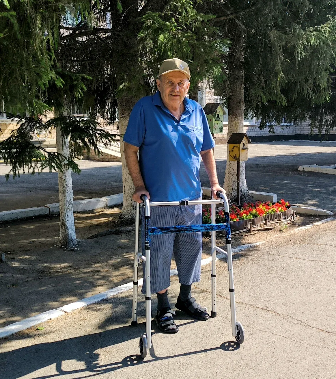 Сергей Иванович Карачёв, подопечный Мамонтовского дома социального обслуживания, прошёл курс реабили