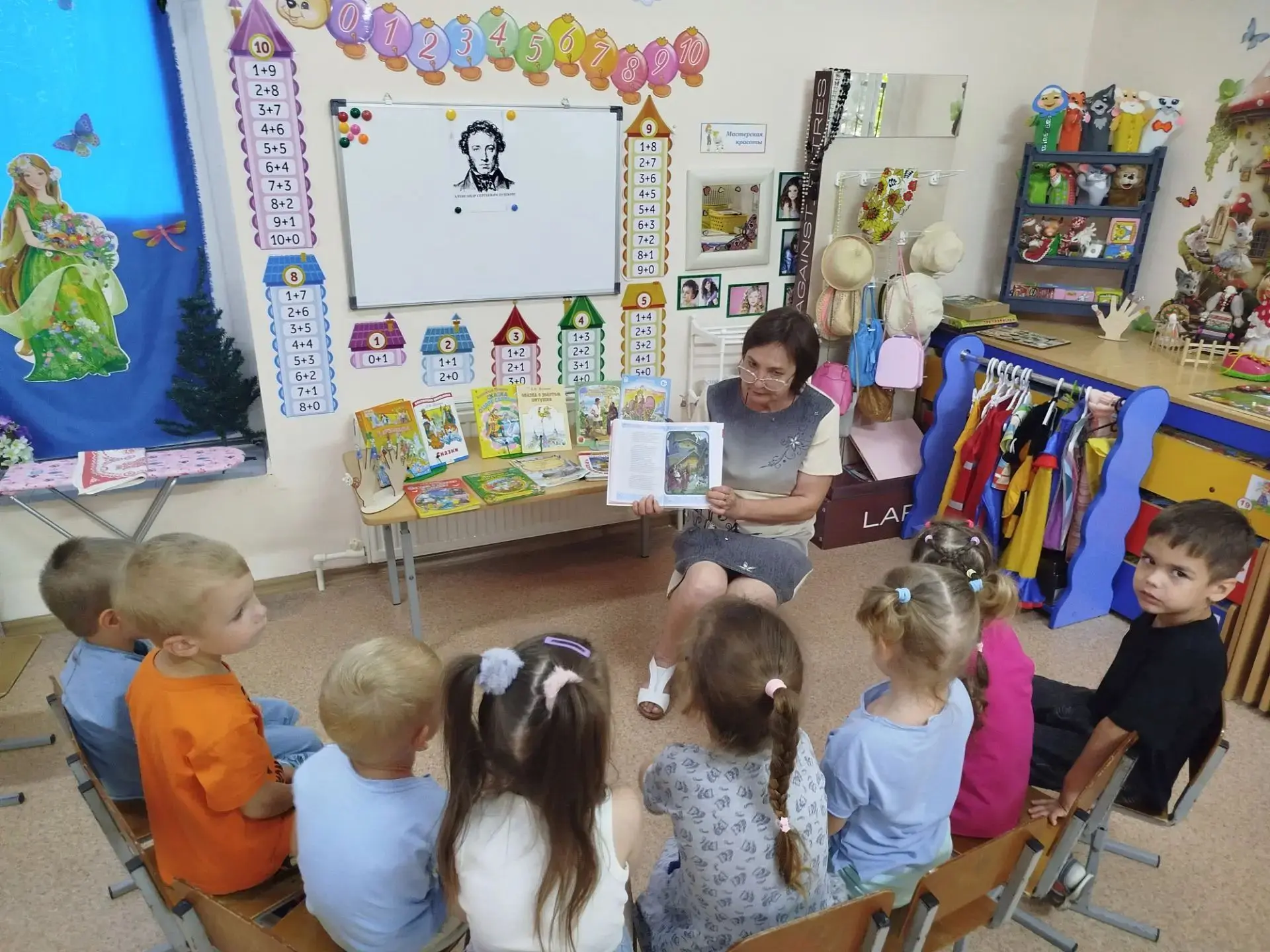 В детском саду «Светлячок» села Прасковея состоялась встреча с маленькими читателями де...