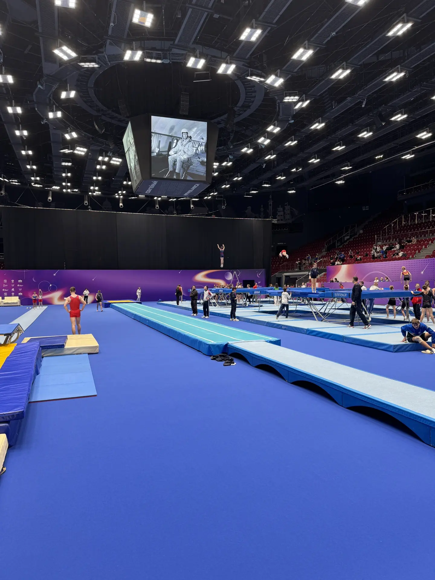 Соревновательная арена 🏟️
