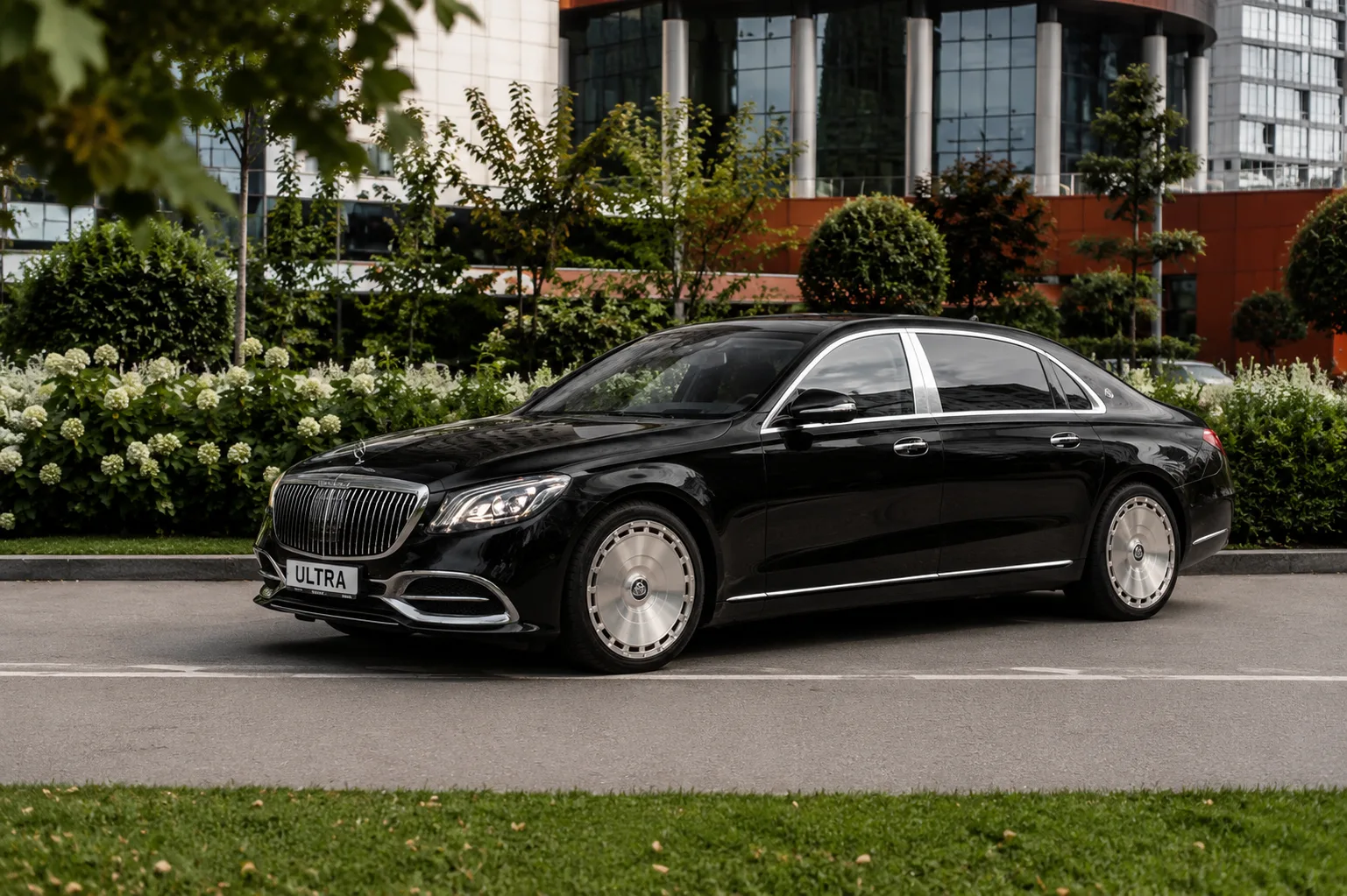 Арендовать Mercedes S-class Maybach 222 водителем г. Краснодар
