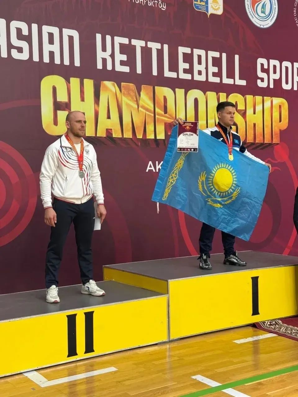Только что завершился чемпионат Азии по гиревому спорту в казахстанском Актау. И наши бурятские спор