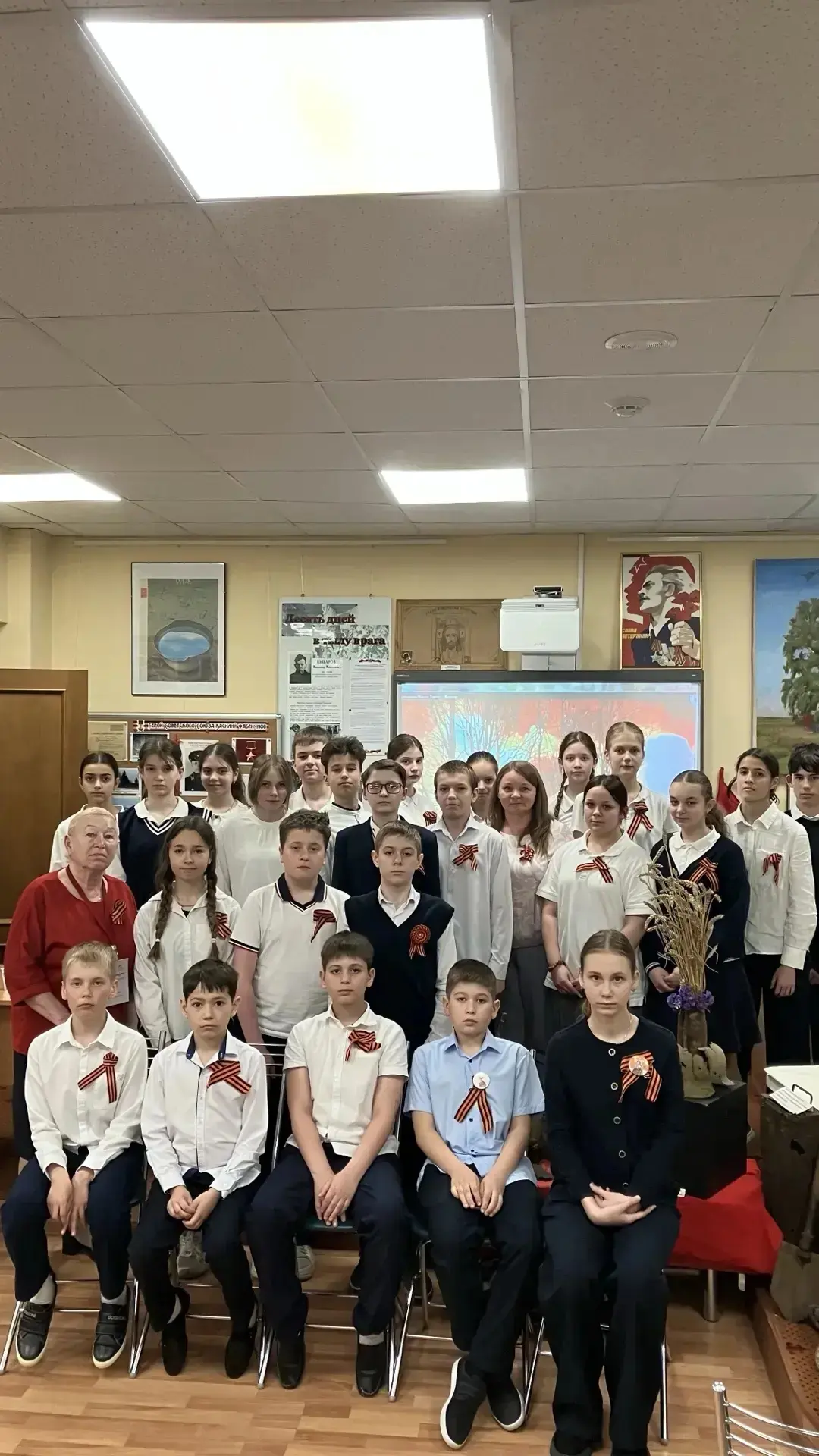 В канун Дня Победы ученики 6 «З» класса с классным руководителем Гулиной С. В. посетили тематическую