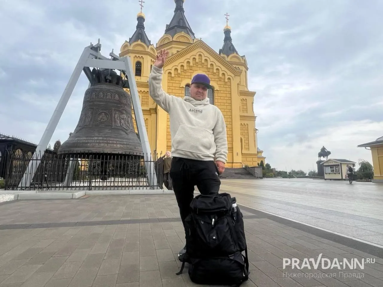 В Нижний Новгород пришел путешественник, который идет пешком из Петербурга в Индию и об...