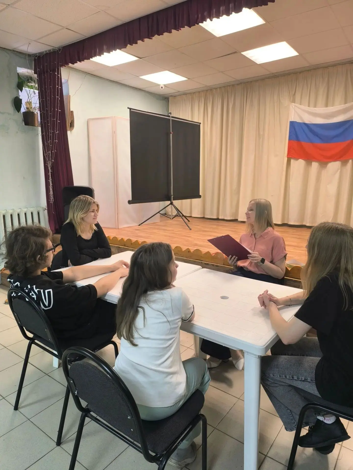 Сегодня в доме культуры была проведена тематическая беседа-викторина, посвящённая Дню Г...