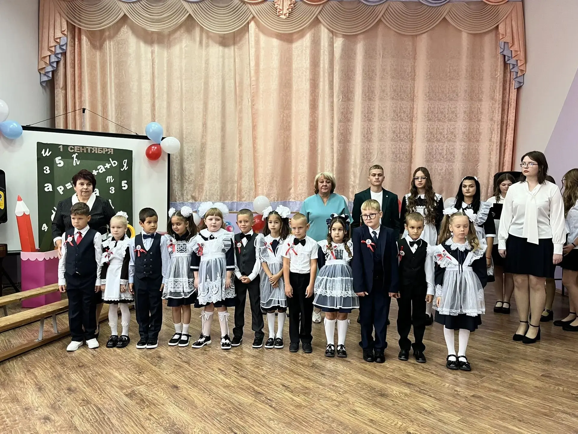 🔔🍁🏫1 сентября в нашей школе прошел праздник, посвященный началу нового учебного года...