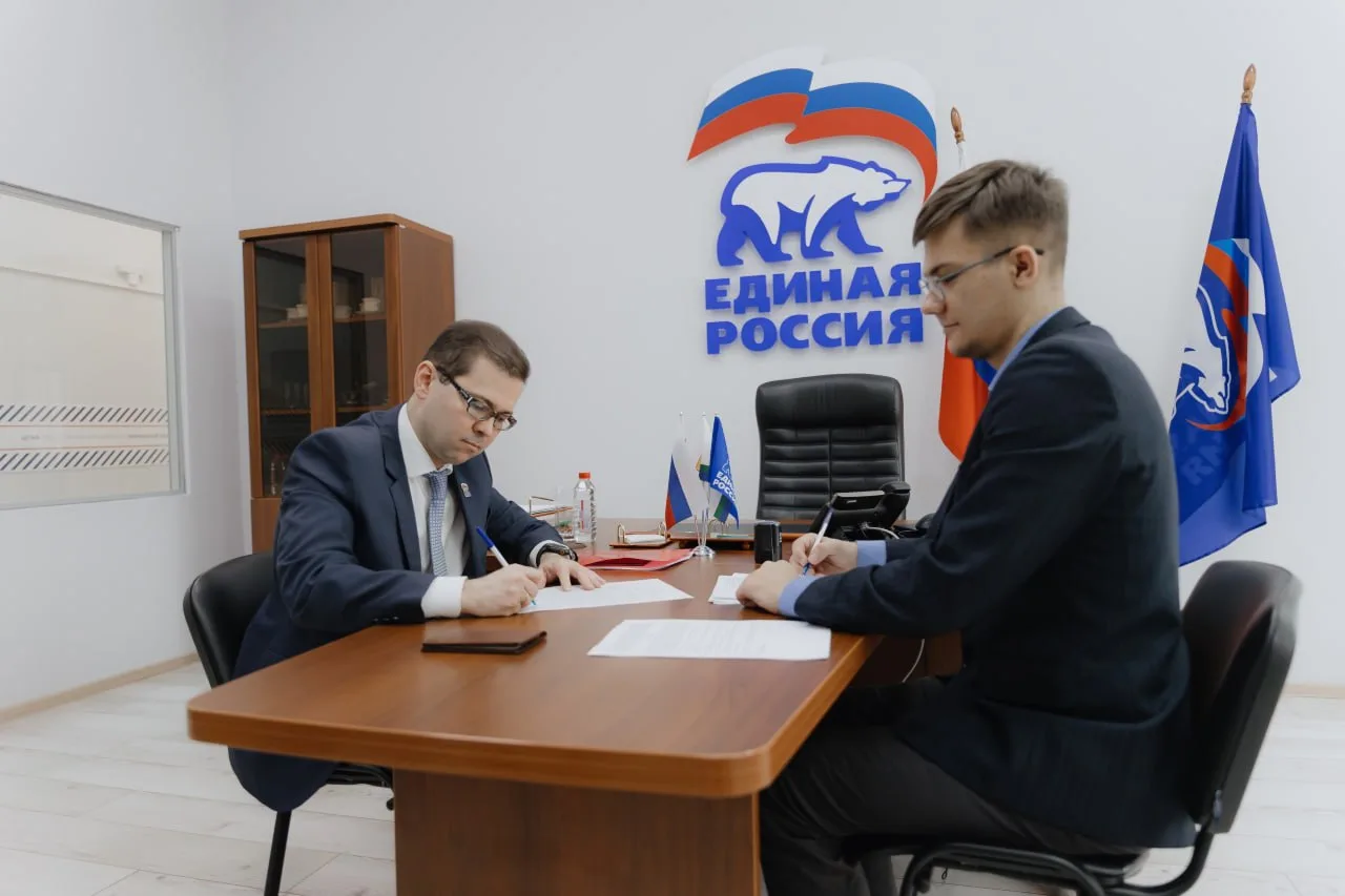 Депутат ОЗС Борис Веснин подал документы для участия в предварительном голосовании «Единой России» п
