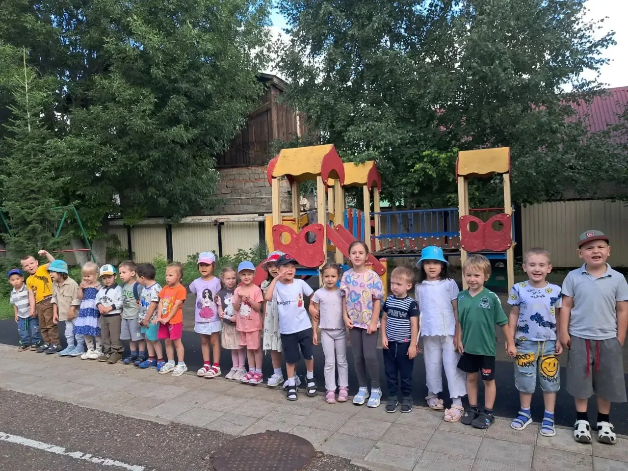 🎉 **День Нептуна в нашем детском саду — море веселья и брызг!** 🎉

В самый разгар лета мы устроили